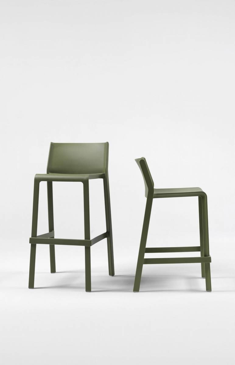 Tabouret de bar en polypropylène au design intemporel et coloré collection Trill