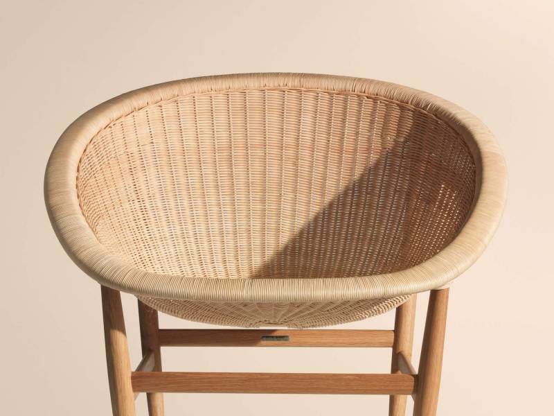 Fauteuil lounge en chêne et osier tressé à la main usage intérieur uniquement collection BASKET