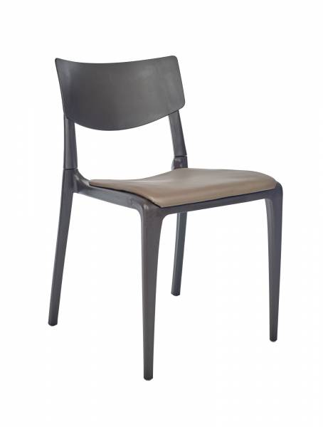 Chaise de restaurant avec son assise confortable et rembourrée collection Town Pad