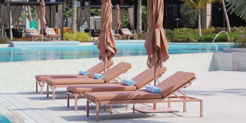 Bain de soleil personnalisable en aluminium et en toile PVC thermo soudée