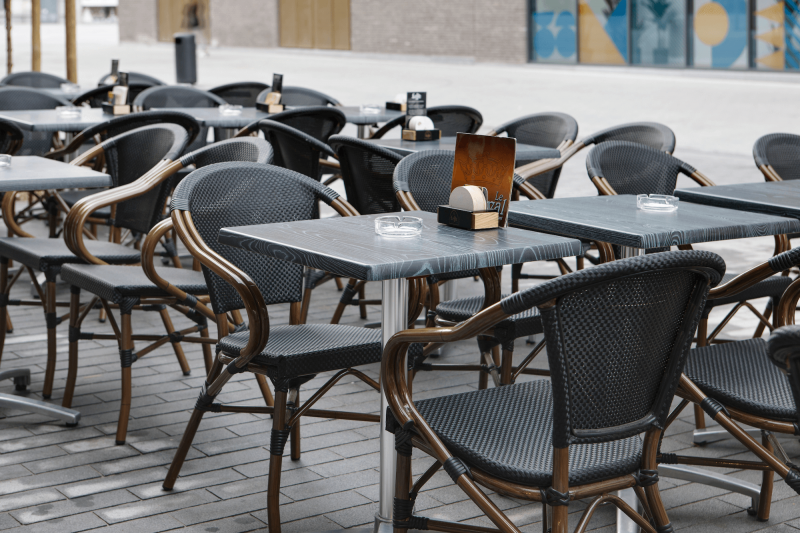 Fauteuil bistrot de la collection MAXIM noir et marron