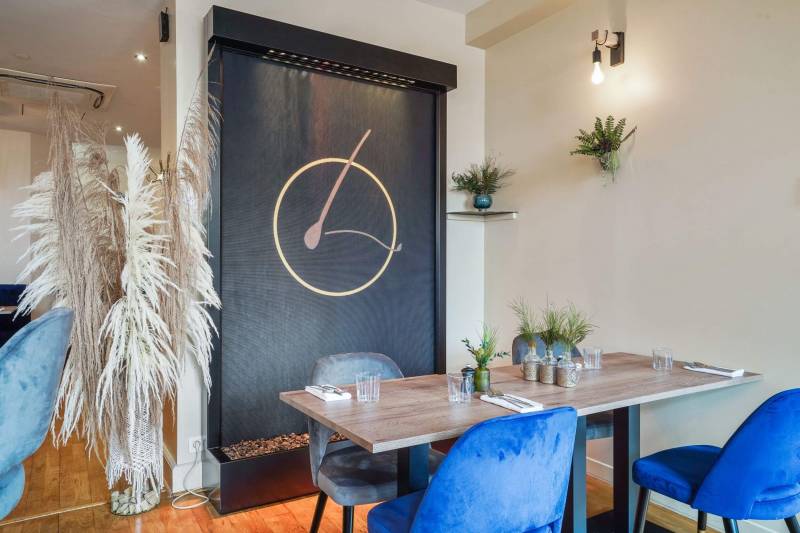 Table Prato avec plateau aspect bois de Chêne