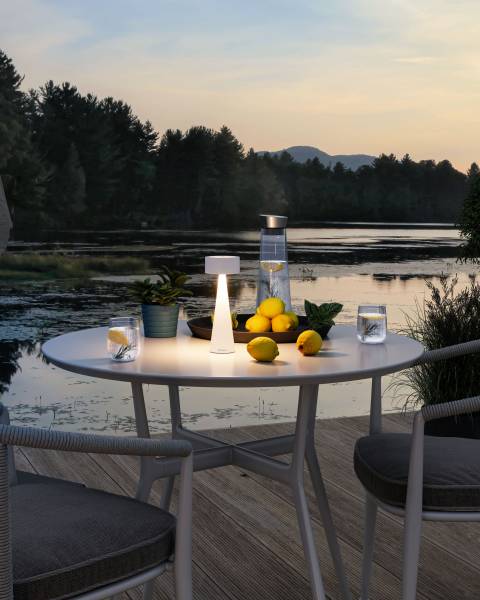 Lampe de table pour extérieur au design épuré de la Collection Elody à Marseille