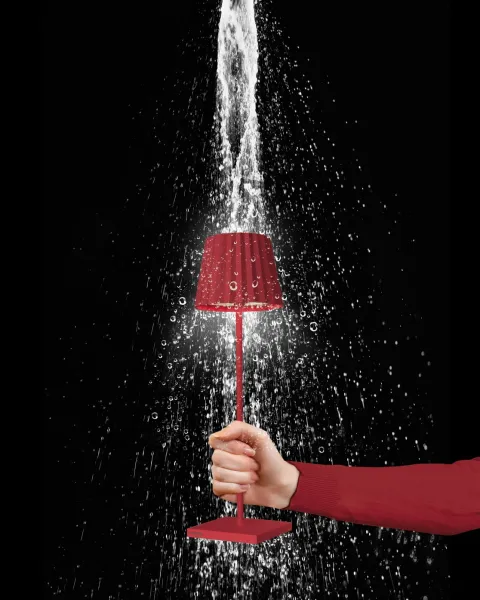 Lampe de table chic et design en aluminium de la Collection Troll à Saint Tropez