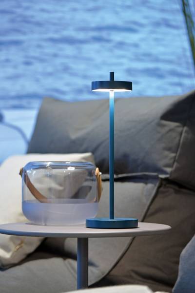 Lampe de table au design minimaliste et géométrique de la Collection Essence à Toulon
