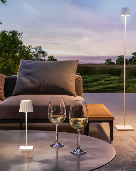 Lampe de table chic et design en aluminium de la Collection Troll à Golfe Juan