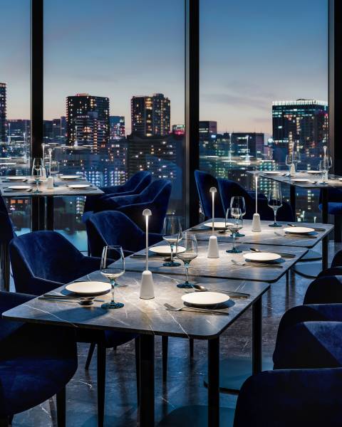 Lampes de décoration en aluminium au design épuré de la Collection Minimax à Antibes