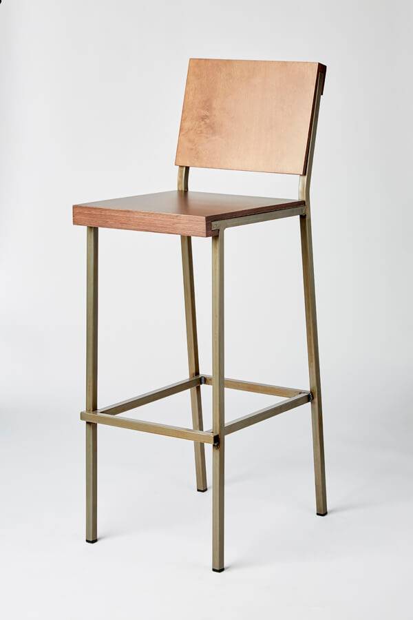 Tabouret haut de bar avec dossier et assise en bois collection Aero à Nantes