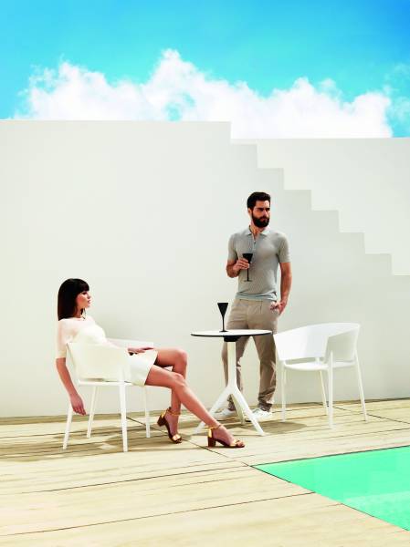 chaise de repas de la collection Africa en polypropylène et fibre de verre avec peinture epoxy blanche à Bordeaux