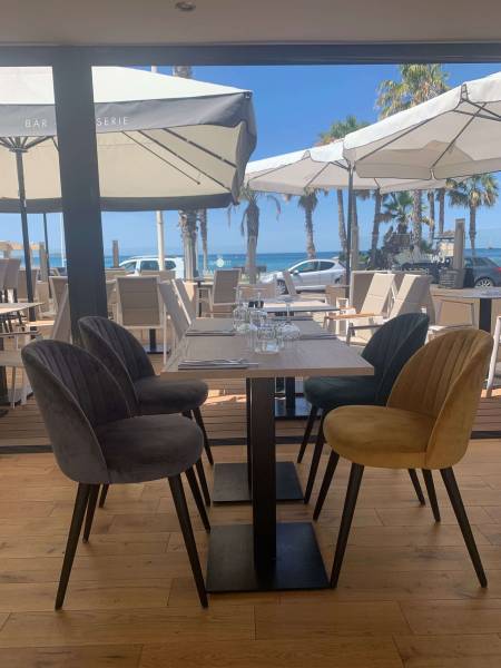 Où acheter un plateau de table HPL stratifié en chêne halifax au touché de bois résistant à Paris?