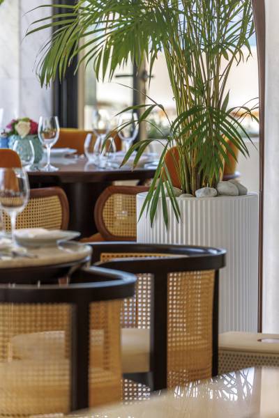 Pot de fleur au Nammos du Palm Beach à Cannes