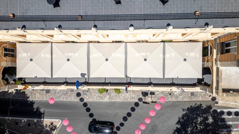 Réalisation avec installation de parasols pour l'extérieur du restaurant Casino à Grasse