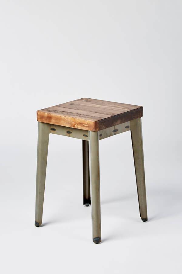 Tabouret haut en acier et bois personnalisable en deux dimensions à Toulon