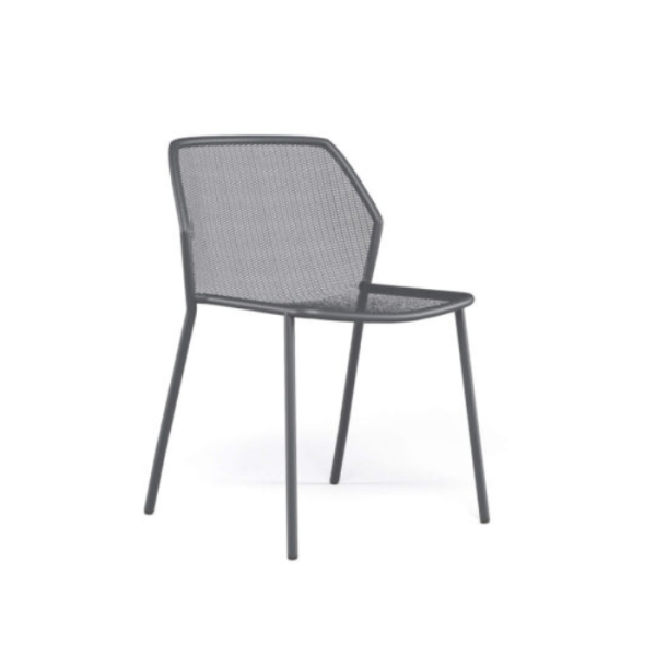 Chaise de restaurant de la collection Darwin en extérieur, couleur noir à Nantes