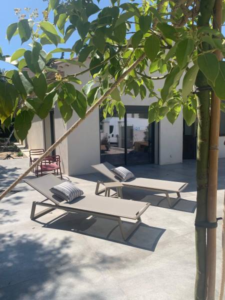 Bain de soleil de qualité beige à Nantes