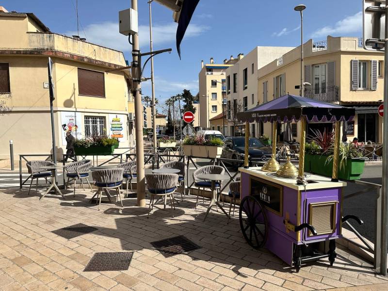 Fauteuil de repas convivial et résistant en aluminium et corde collection LABLANCA à Golf Juan