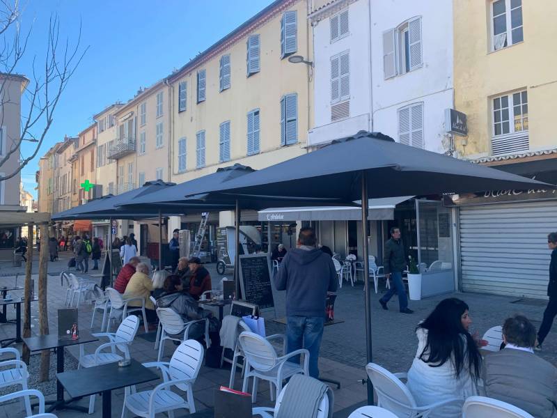 Parasol eolo anthracite sans rabat à Aix