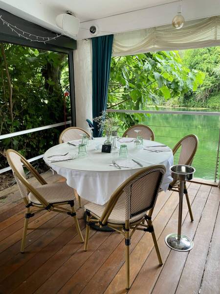 Chaises en structure aluminium thermo laqué et revêtement textilène collection SEVILLA à Saint-Raphaël