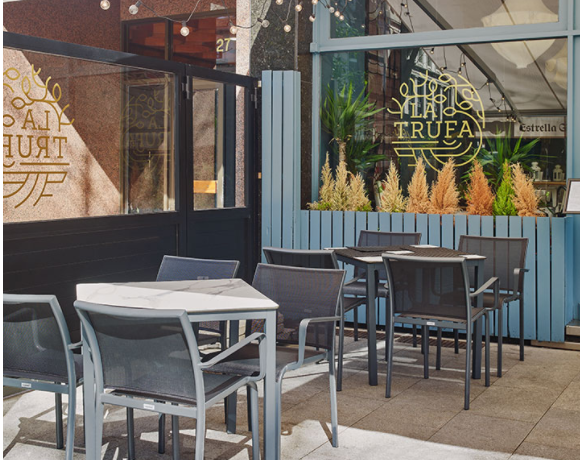 chaise de repas en toile et aluminium de la collection Land tex à AIX