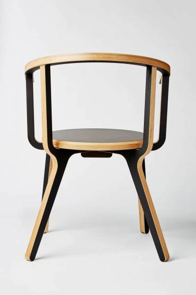 Chaise de repas en bois collection Marc à Lyon