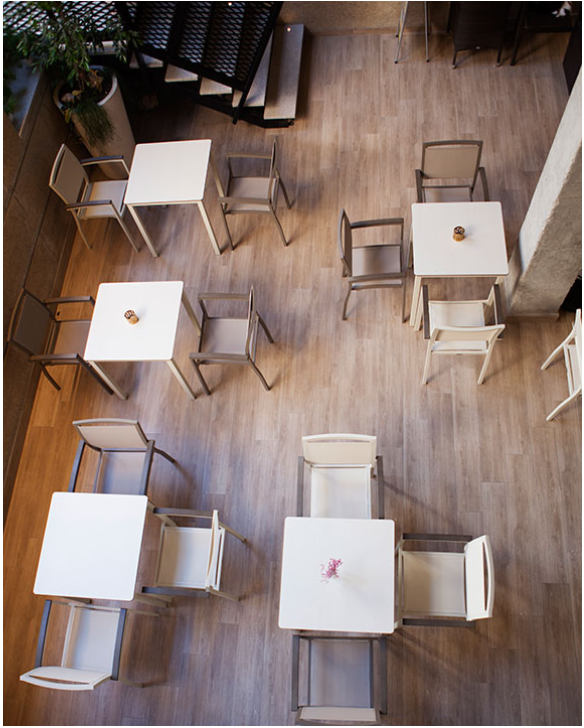 chaise de repas de la collection Monaco vu de dessus à Marseille