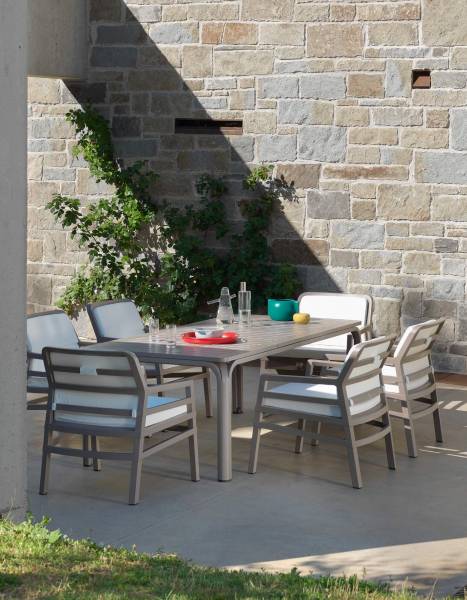 Fauteuil lounge monobloc confortable en polypropylène collection Aria fit à Marseille