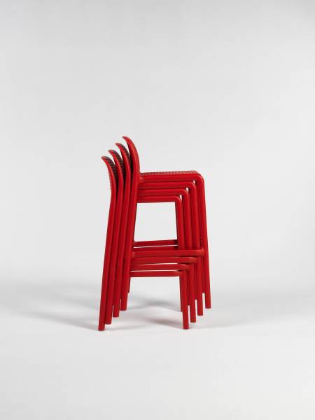 Tabouret de bar en polypropylène avec dossier perforé collection Lido