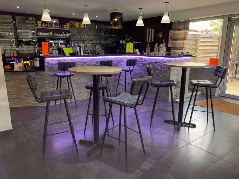 pieds de table de la collection SYDNEY 4 BAR  en fonte d'acier avec peinture epoxy noir à Lyon