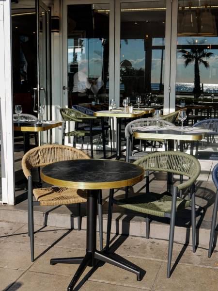 Vue de la terrasse extérieur au COCODILE à Nice