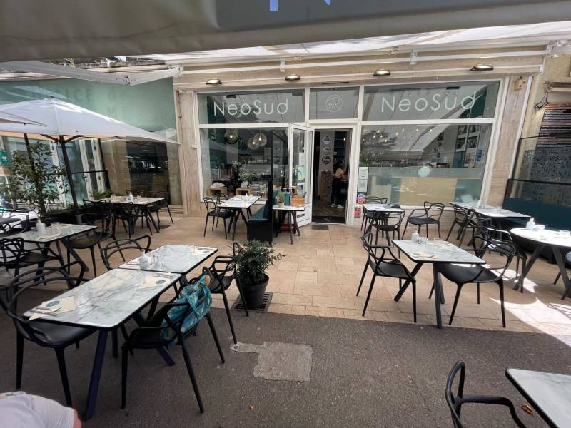 Plateau de table contreplaqué vernis marbre claire à Bandol