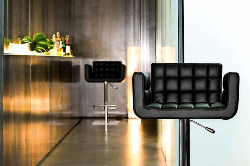 Ensemble de tabourets pivotants et réglable de la collection Marsiglia par MIDJ à Nantes