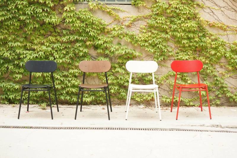 Chaise de restaurant en acier et bois de hêtre collection SOLEA à Biarritz