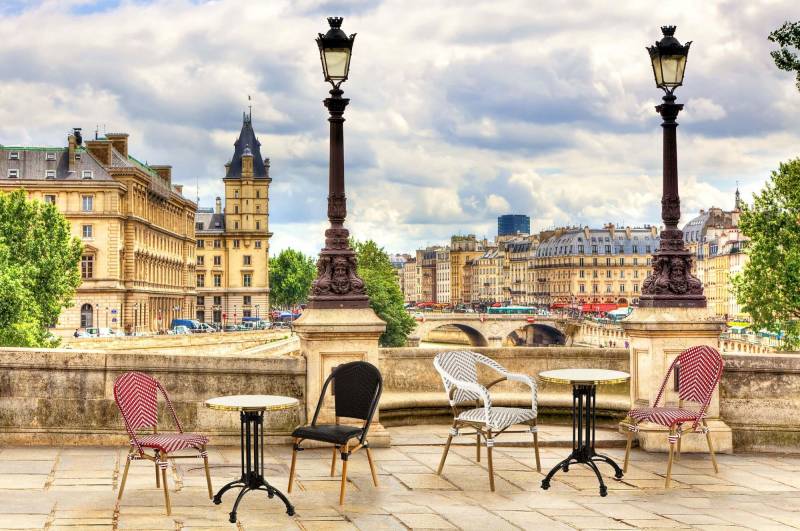 Chaise de repas avec tressage en nylon disponible en plusieurs coloris collection Magda à Bordeaux