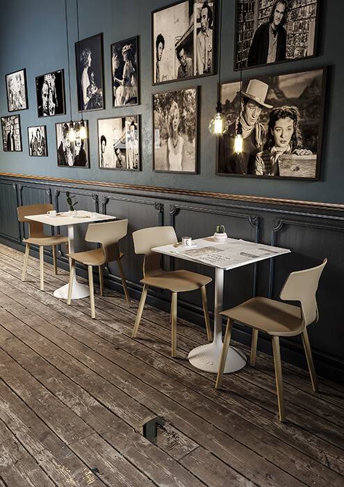 chaise de repas de la collection Split beige par COLOS à Nantes