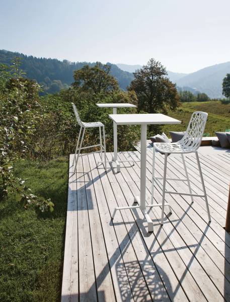 tabouret de la collection Forest en extérieur couleur blanc en aluminium vernis à Lyon