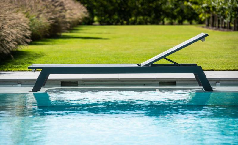 Transat de la collection Vigo par Jati & Kebon de profil en toile à Paris