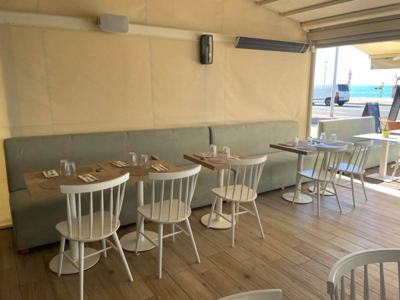 Aménagement d’un restaurant intérieur et extérieur sur le bord de mer du Cros de Cagnes à Toulon