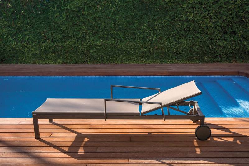 Bain de soleil de la collection York couleur taupe en toile à Genève