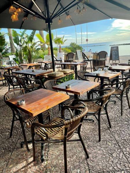 Plateau de table PINO Rustique en pin massif traité pour l'extérieur
