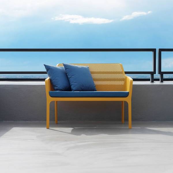 Canapé deux places Air Barchair par NARDI en polypropylène couleur jaune à Biarritz