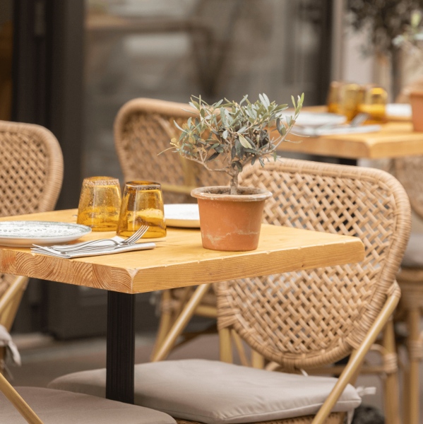 Restaurant Cantine Provençale. Réalisation : Mood Design