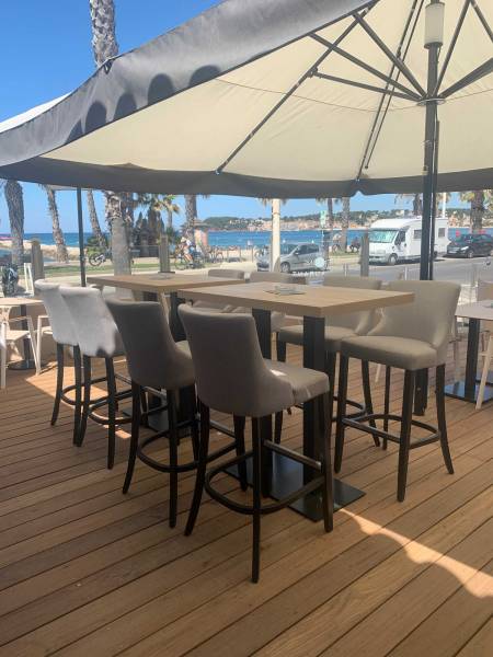 pieds de table de la collection COME 30 BAR en plaque métallique et en epoxy noir par FLEXMOB à Biarritz