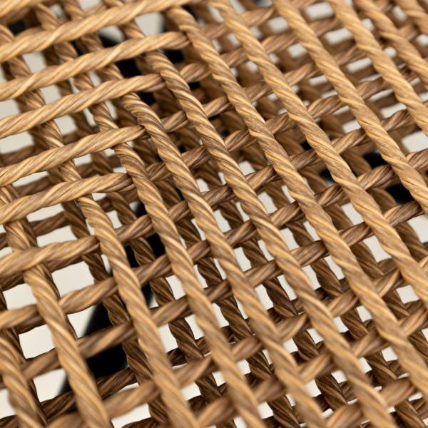 Zoom sur l'assise en fibre synthétique de la chaise de repas collection Jorden à Frejus