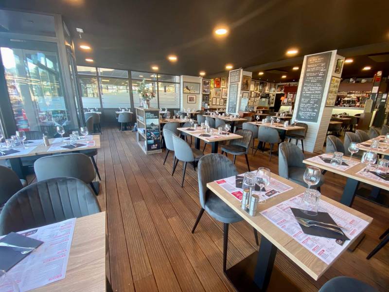 Table stratifié collection HALIFAX finition chêne clair épaisseur 24mm