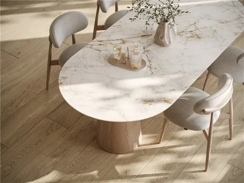 Chaise d’intérieur de restaurant cosy et élégante en bois, collection LOOF